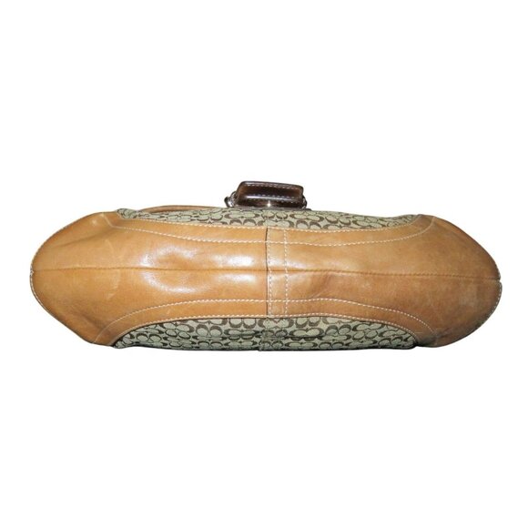 SOLD Coach 2004 Vintage Soho Signature C Jacquard Canvas & Leather Buckle Bag - Picture 3 of 15